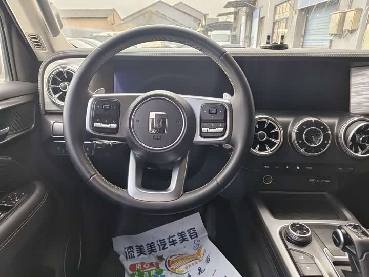 Фото 9 - Tank 300