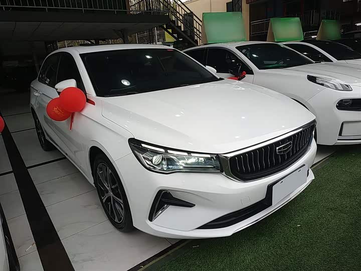 Фото 4 - Geely Emgrand