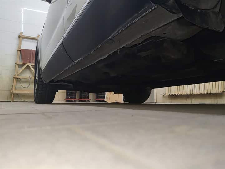 Фото 6 - Hongqi HS5