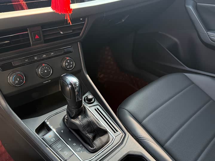 Фото 5 - Volkswagen Lavida