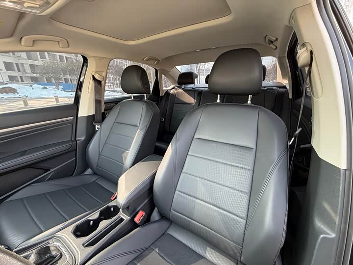 Фото 7 - Volkswagen Lavida