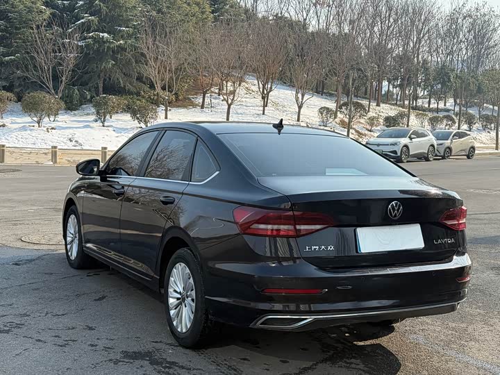 Фото 9 - Volkswagen Lavida