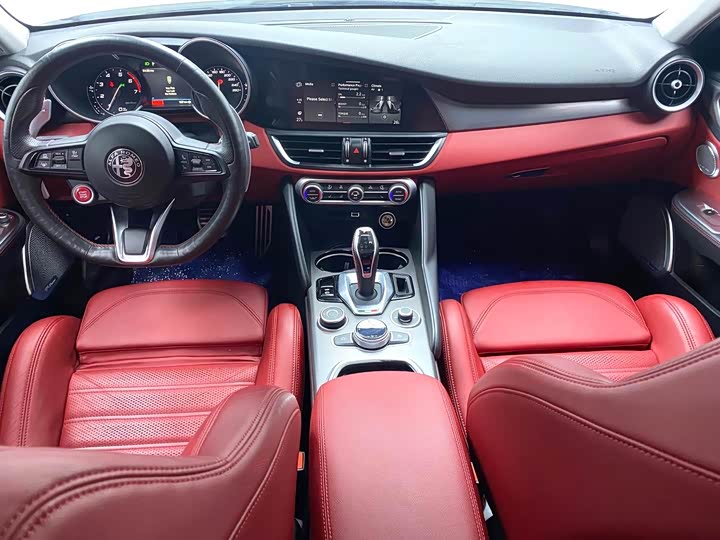 Фото 5 - Alfa Romeo Giulia