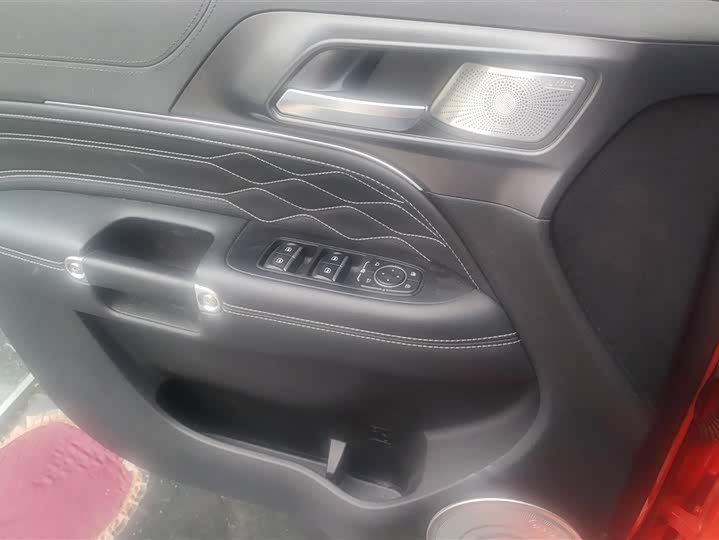 Фото 7 - Tank 300