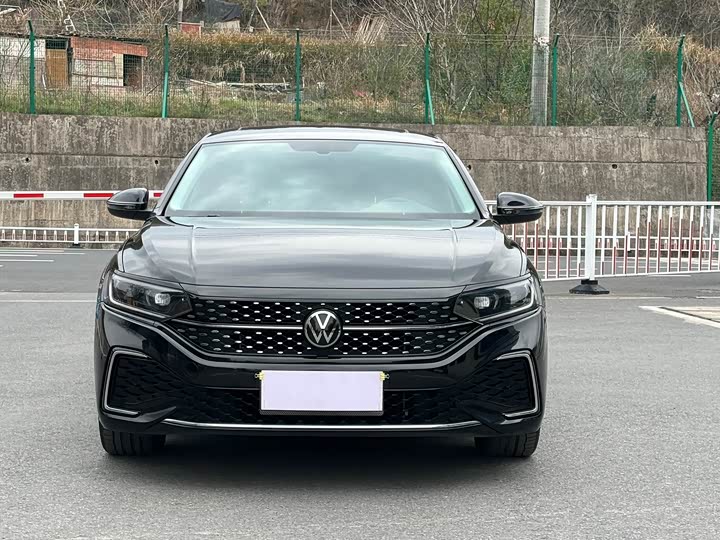 Фото 2 - Volkswagen Passat