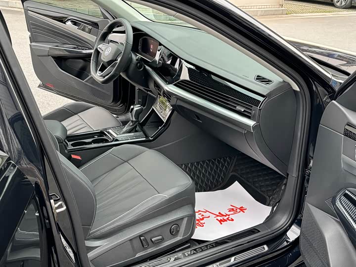 Фото 8 - Volkswagen Passat