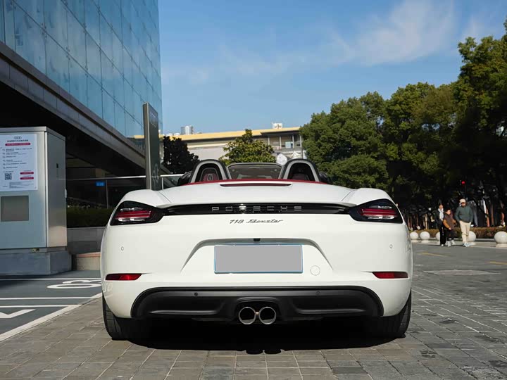 Фото 4 - Porsche 718