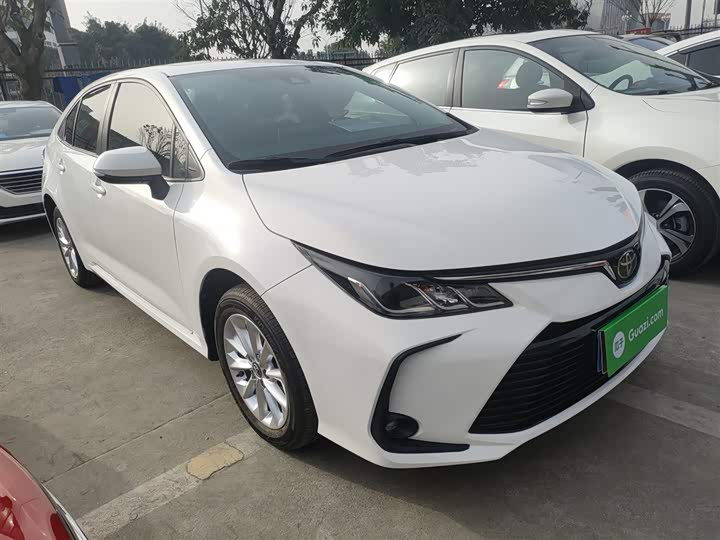 Фото 4 - Toyota Corolla