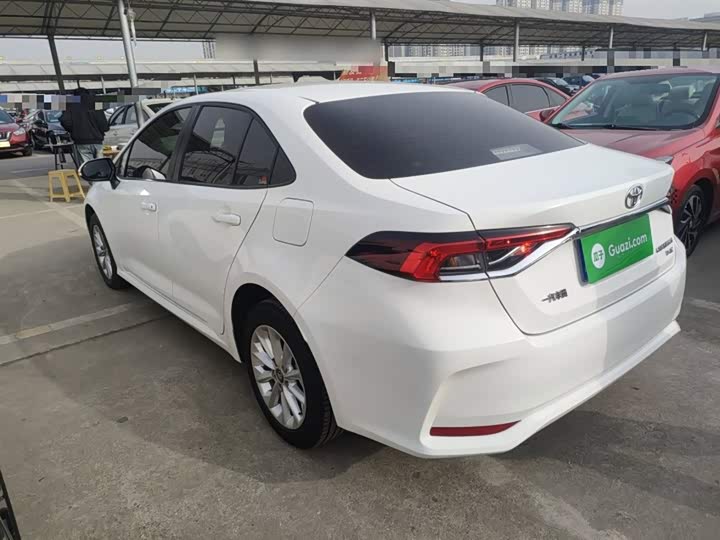 Фото 5 - Toyota Corolla