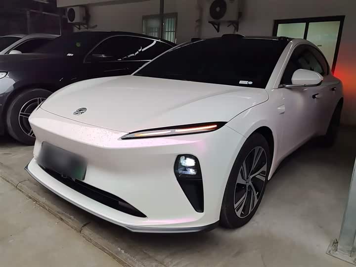 Фото 2 - Nio ET5