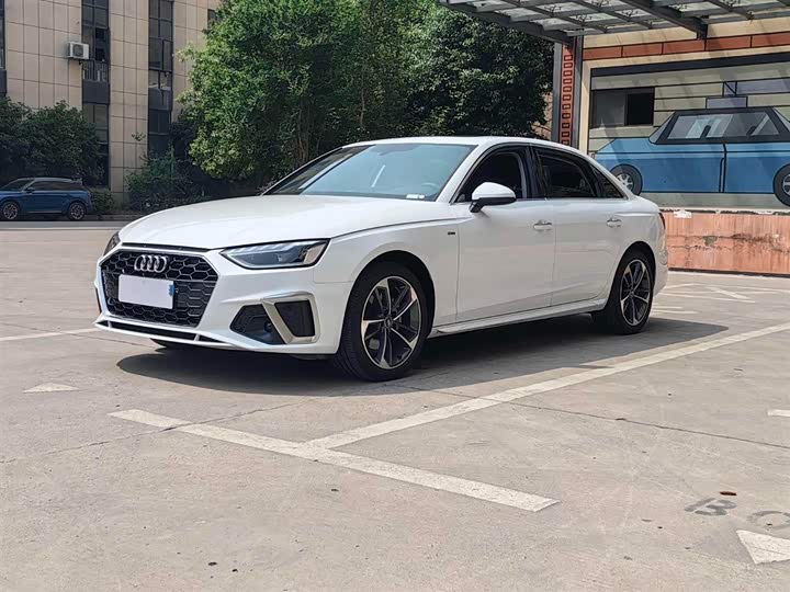 Фото 1 - Audi A4L