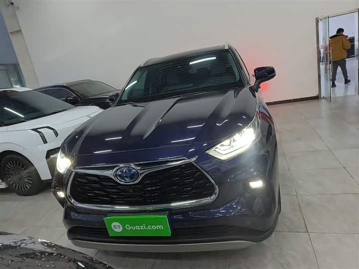 Фото 3 - Toyota Highlander