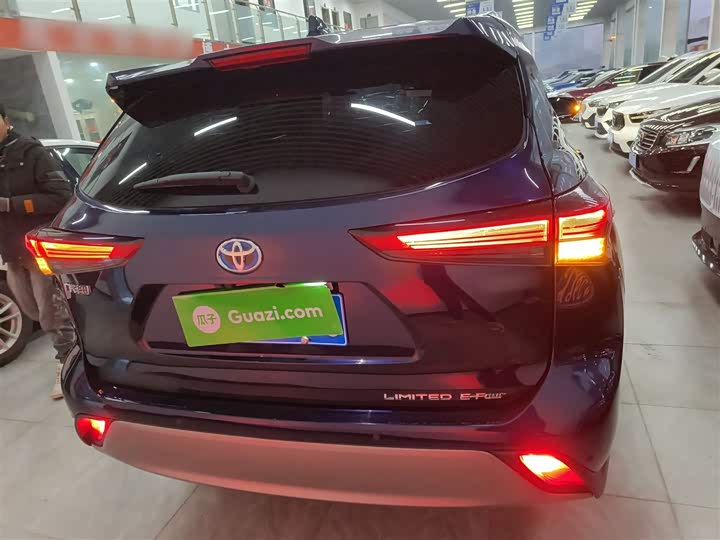 Фото 6 - Toyota Highlander