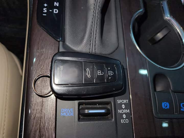 Фото 9 - Toyota Highlander