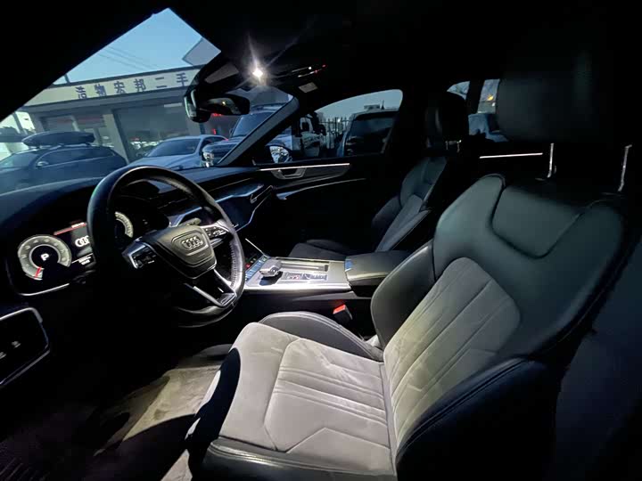 Фото 6 - Audi A6L