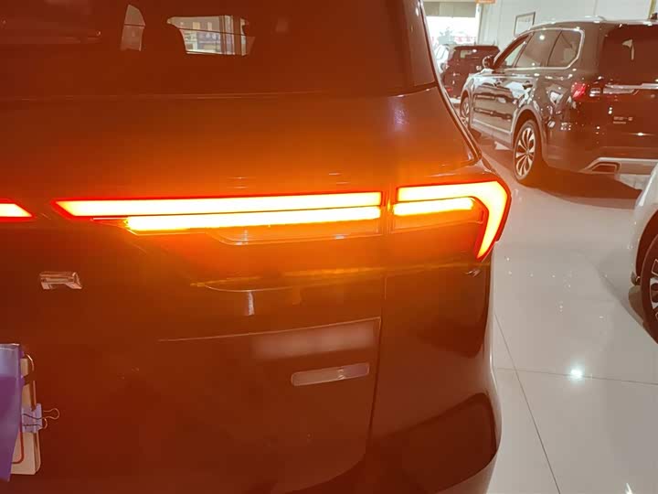 Фото 8 - Ford Equator