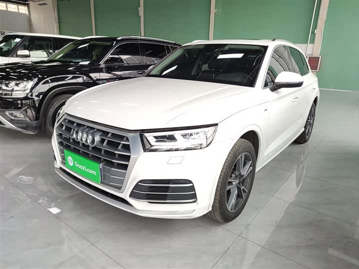 Фото 2 - Audi Q5L