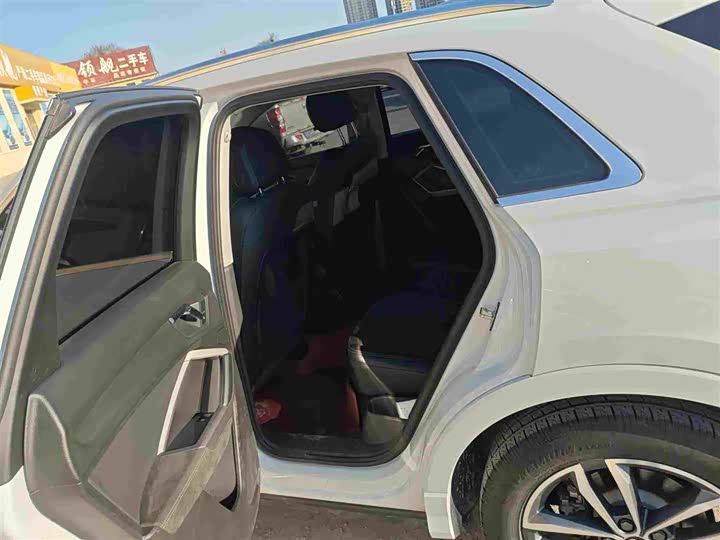 Фото 6 - Audi Q3