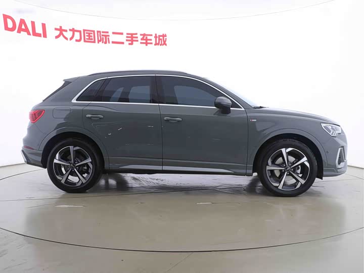 Фото 4 - Audi Q3