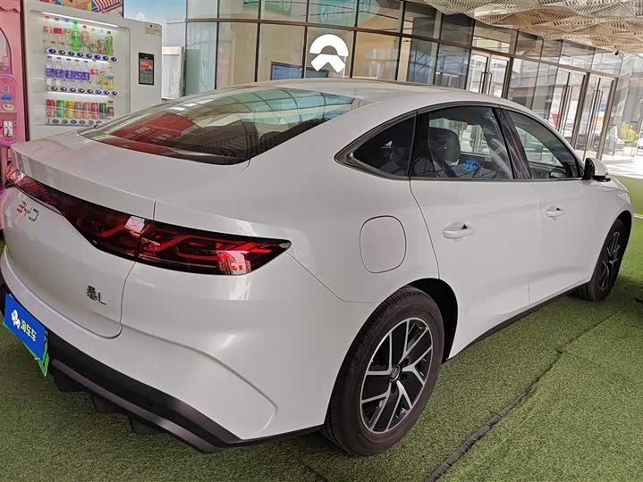 Фото 3 - BYD Qin L