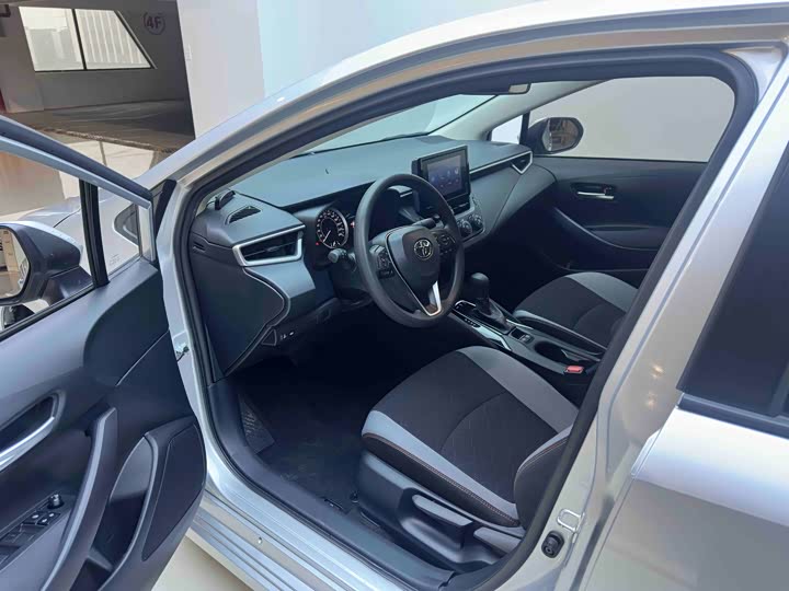 Фото 9 - Toyota Corolla