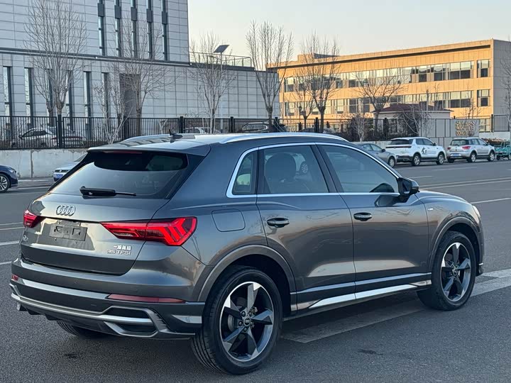 Фото 7 - Audi Q3