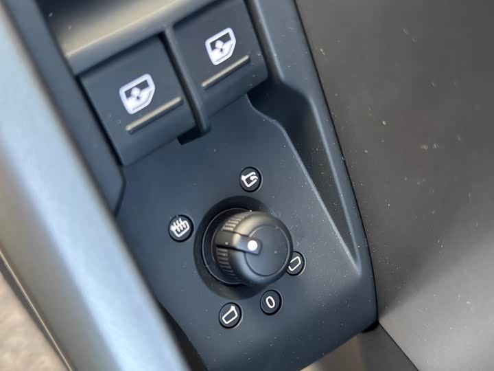 Фото 9 - Audi Q3