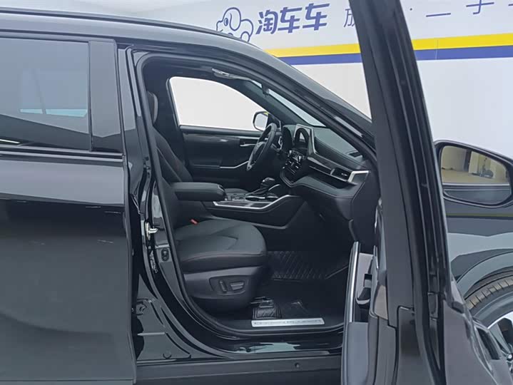 Фото 8 - Toyota Crown Kluger