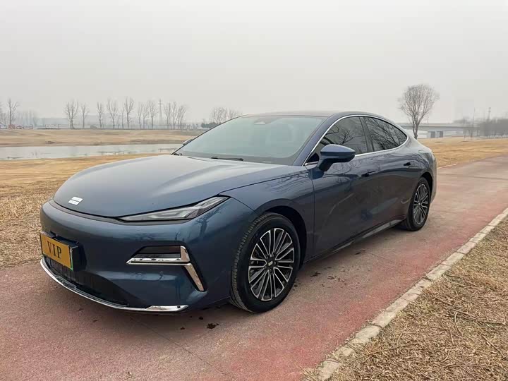 Фото 1 - Geely Galaxy Starshine 8 EM-i