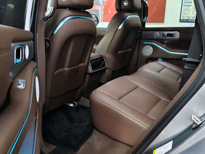 Фото 6 - Tank 700 Hybrid