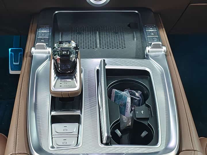 Фото 7 - Tank 700 Hybrid