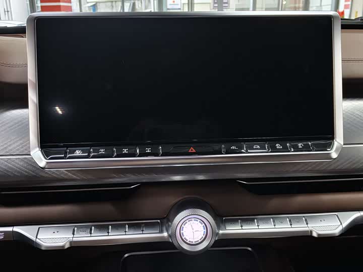 Фото 8 - Tank 700 Hybrid