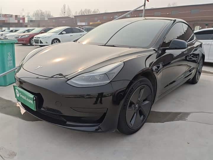 Фото 2 - Tesla Model 3