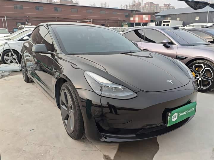 Фото 4 - Tesla Model 3
