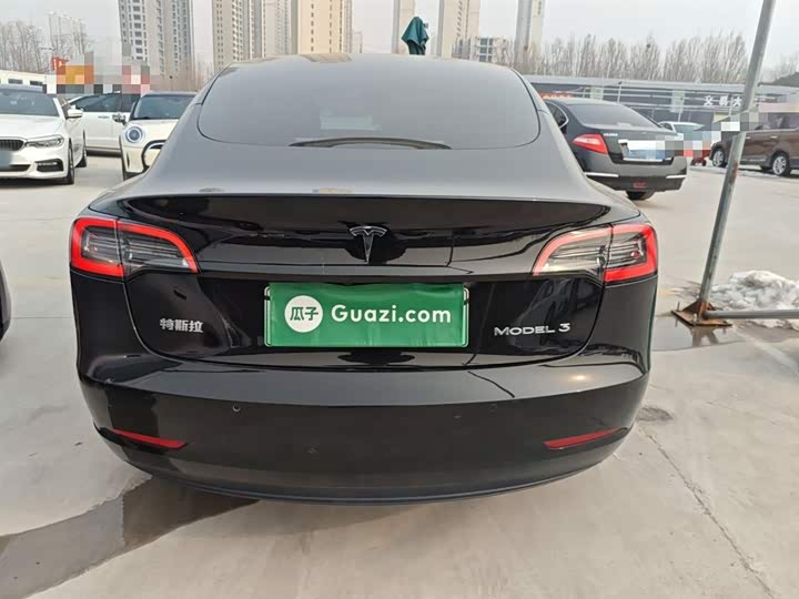 Фото 6 - Tesla Model 3