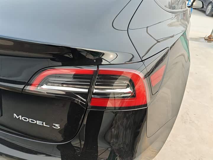 Фото 8 - Tesla Model 3