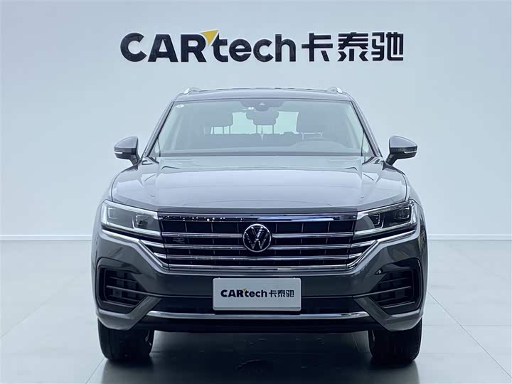 Фото 3 - Volkswagen Touareg