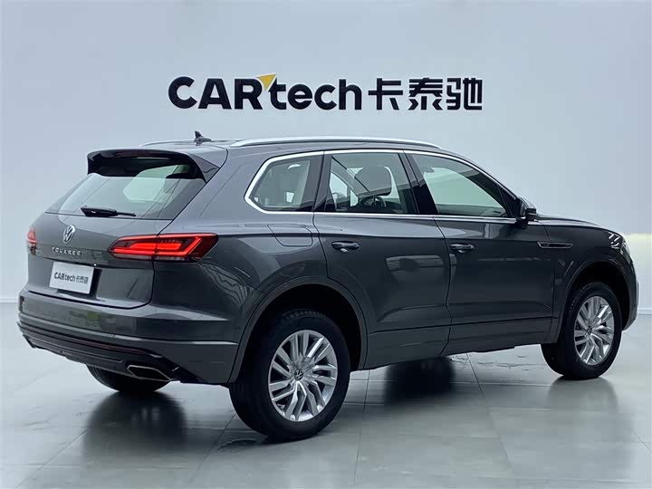 Фото 4 - Volkswagen Touareg