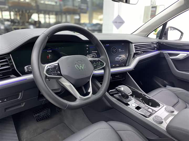 Фото 6 - Volkswagen Touareg