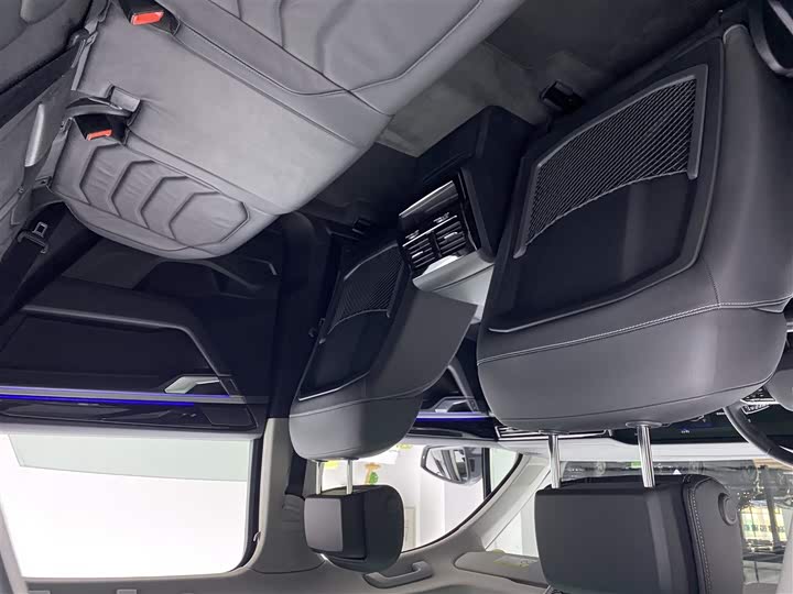 Фото 7 - Volkswagen Touareg