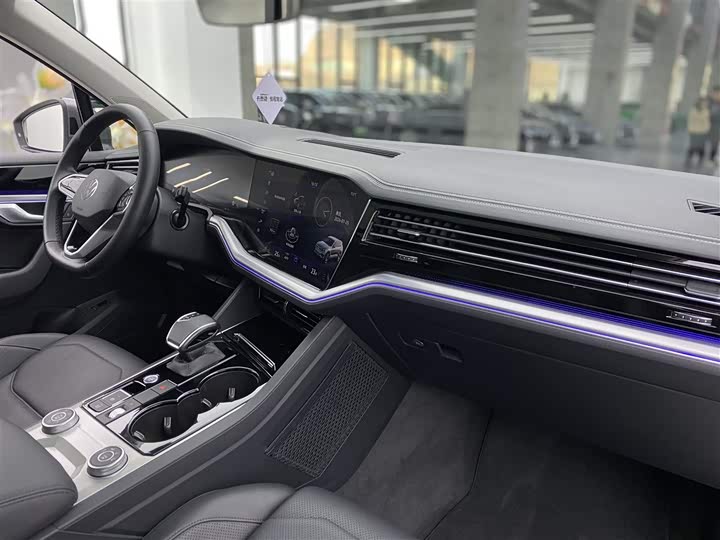 Фото 9 - Volkswagen Touareg