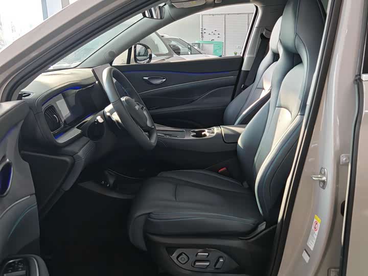 Фото 8 - BYD Sea Lion 07 DM-i Hybrid