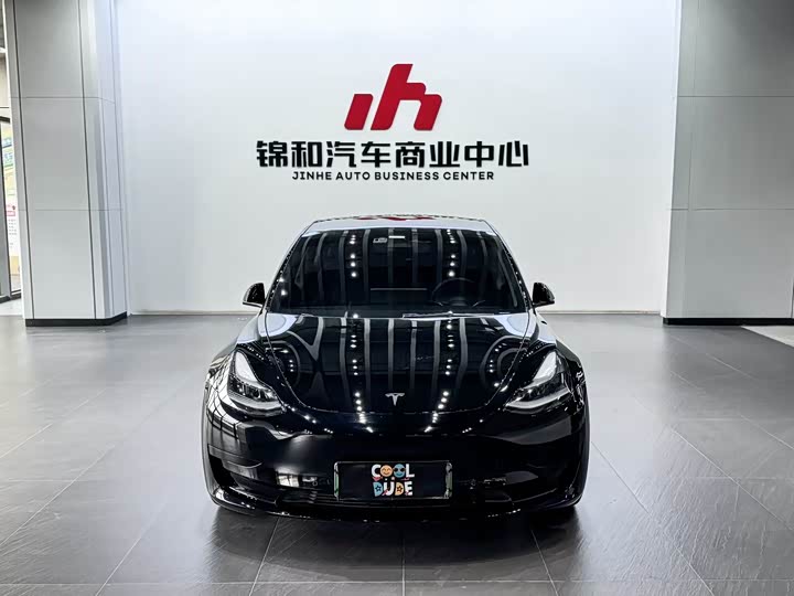 Фото 2 - Tesla Model 3