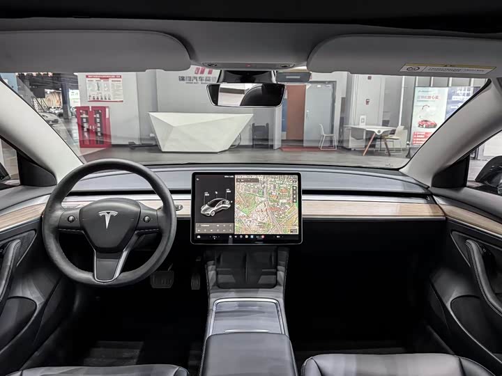 Фото 5 - Tesla Model 3