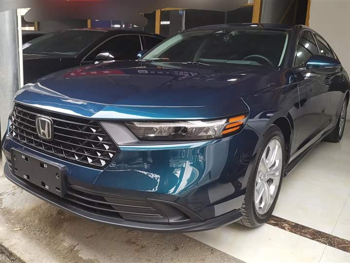 Фото 1 - Honda Accord