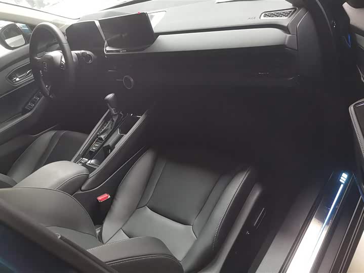 Фото 8 - Honda Accord