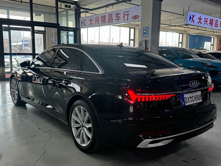 Фото 6 - Audi A6L