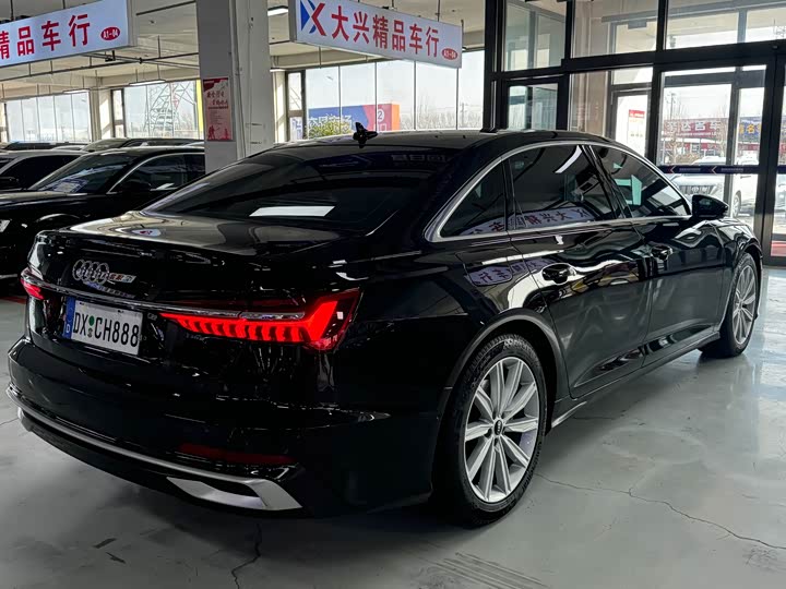 Фото 7 - Audi A6L