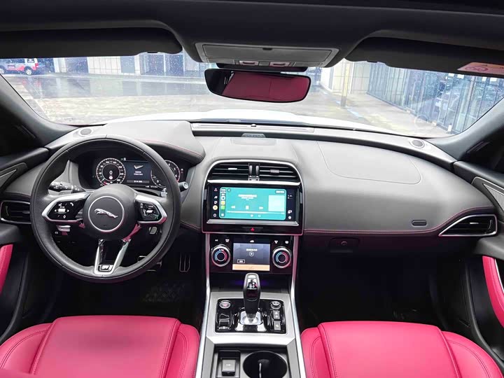 Фото 4 - Jaguar XE L