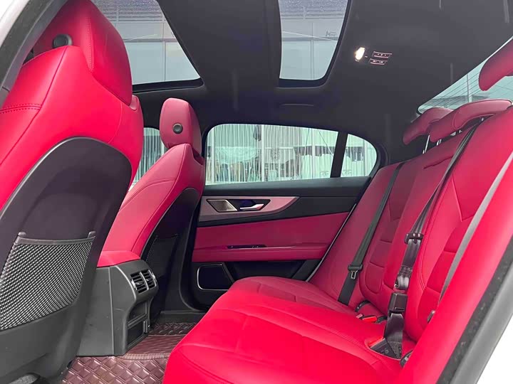 Фото 5 - Jaguar XE L